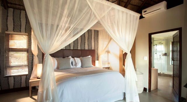 Люкс Luxury MHONDORO SAFARI LODGE & VILLA