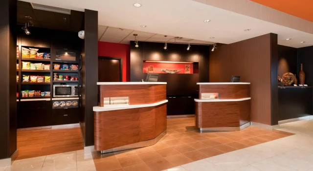 Courtyard by Marriott Charlotte Lake Norman, Забронировать Отель Отели и гостиницы Хантерсвилл, Отель