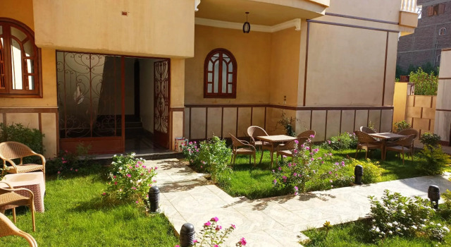 Mikhaila Guest House, Забронировать Гостевой дом Недорогие отели Аль-Луксора, недорого