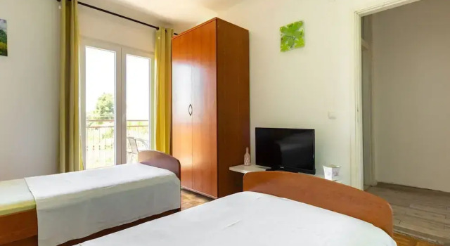 Simplistic Holiday Home in Rogoznica near the Seabeach, Забронировать Апартаменты/квартира Рогозница Шибенско-Книнская жупания
