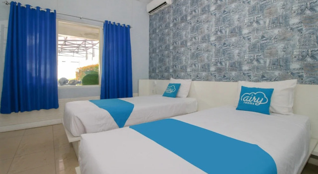 Londres Bed and Breakfast RedPartner near Gembira Loka Zoo, Book Hotel Hotels in Umbulharjo with Parking, Parking