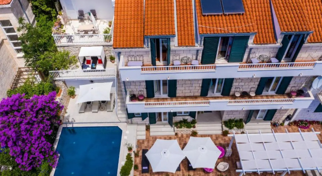 Villa Adrian
