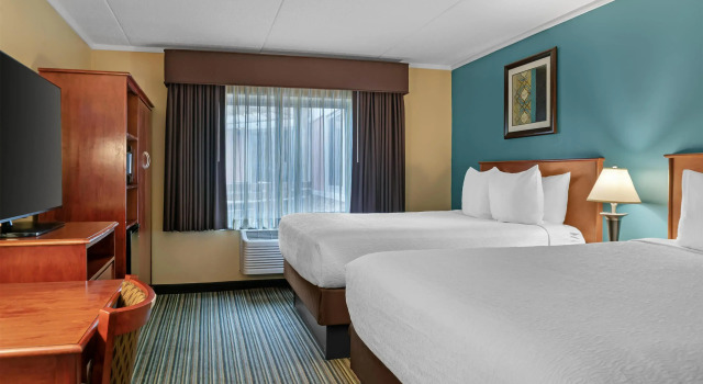 Четырёхместный номер Standard Best Western Plus Traverse City