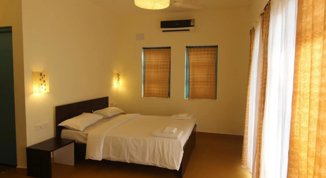 Holiday Home La Paz, Rezerwuj Hotel Morjim North Goa