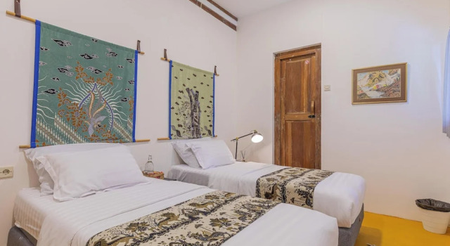 Yukke Tembi Homestay, Book Villa Hotels in Yogyakarta Province with Parking, Parking