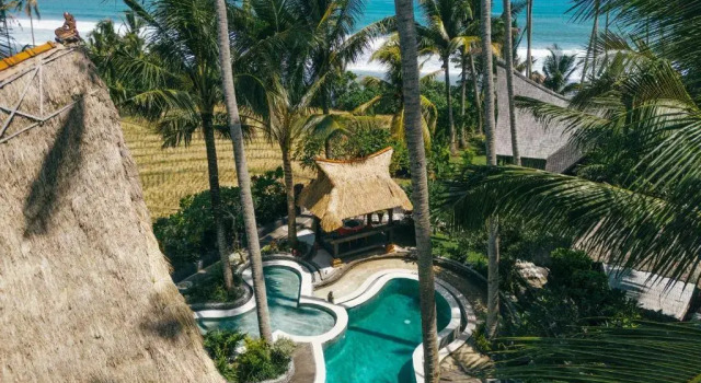 Вилла с 3 комнатами Most Exotic Beachfront Villa Keong