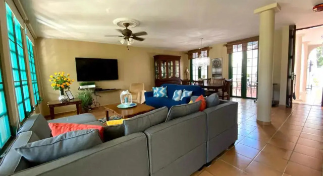 Villa Coral Reef- 4br with Community Pool Overlooking Ocean, Забронировать Вилла Дорадо Северное Пуэрто-Рико