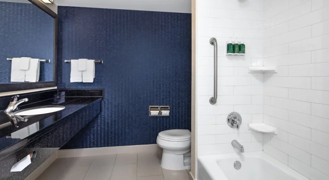Студия Fairfield Inn & Suites by Marriott Toronto Mississauga