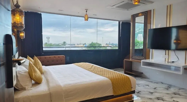 Студия Royal Sara Happy Stay Hotel