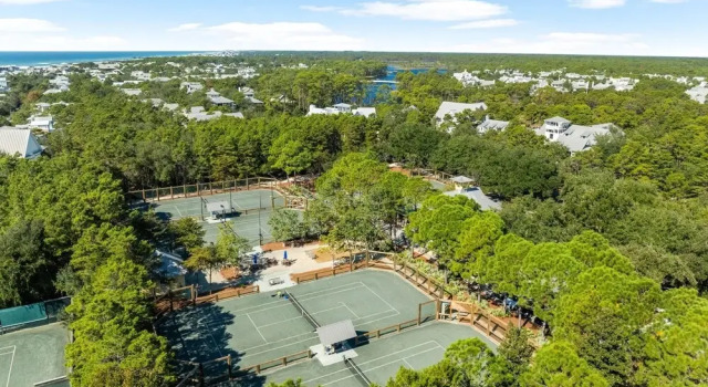 Коттедж с 4 комнатами Beautiful Home Close to the Sandhill Pool in Watercolor - 5BR 4,5BTH home