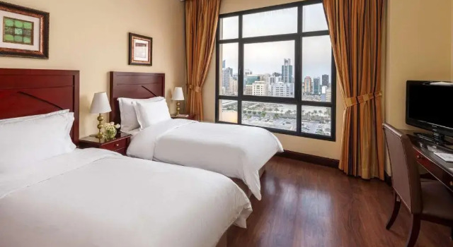 Люкс Executive с 2 комнатами Mercure Grand Hotel Seef - All Suites
