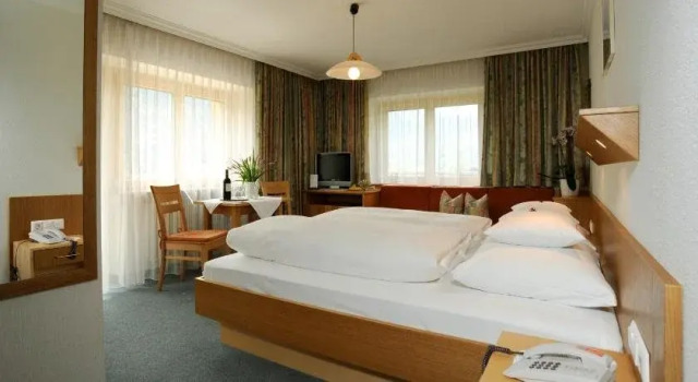 Haus Alpina, Rezerwuj Hotel Hotele w Bregenzerwald z parkingiem, Parking
