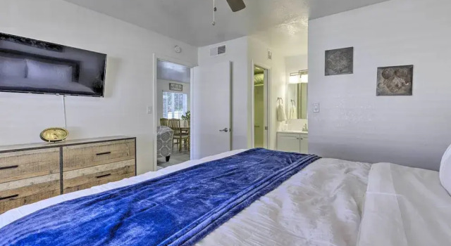 Downtown Gilbert Condo w/ Screened Porch!, Брондау Пәтер Gilbert Phoenix Metropolitan Area