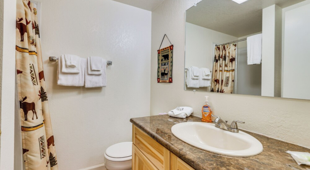 Апартаменты Ski-in/ski-out Top-floor Condo at Granby Ranch!
