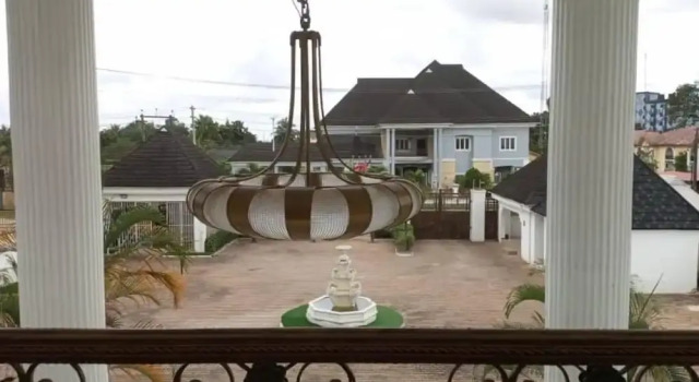 Reina Villa Hotel, Rezervați Hotel Hoteluri SPA în Ikpoba-Okha, SPA