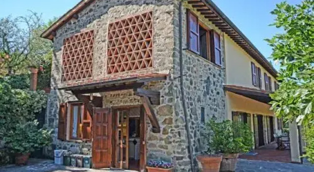 La Comitissa, Réserver Villa Lucques 