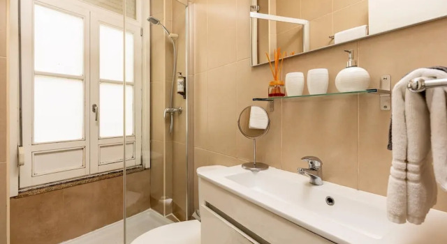 Capela 1 in Oporto With 1 Bathrooms, Забронировать Апартаменты/квартира Cedofeita / Santo Ildefonso / Se / Miragaia / Sao Nicolau e Vitoria Порту, рядом с Театр Coliseu do Porto