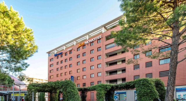 Novotel Suites Perpignan Centre - Grandes Suites & Confort Centre-Ville, Забронировать Отель Перпиньян Pyrénées-Orientales, рядом с Кампо Санто