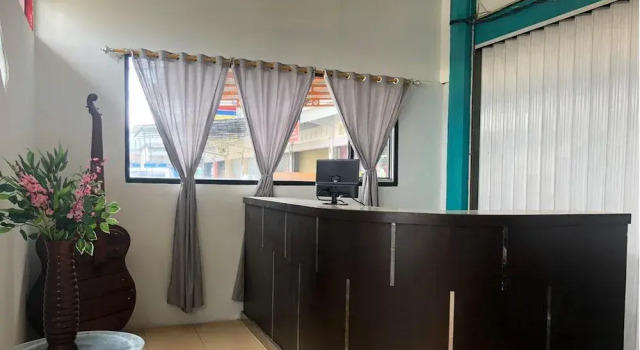 SPOT ON 2252 Ranira Homestay, Rezervovat Hotel Hotely v Pekanbaru s parkováním, Parkování