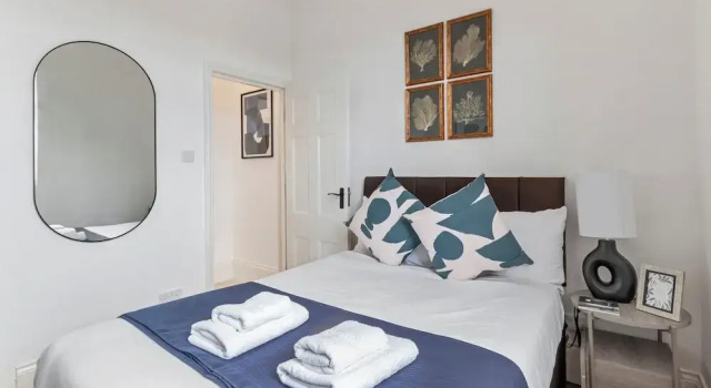 City Apartment - Sleeps 4 & Free Parking, Varaa Huoneisto Asunnot kohteessa Merseyside, Huoneisto