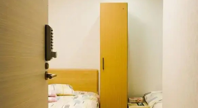 Кровать в общем номере (женский номер) Breeze Shortstay Female Only
