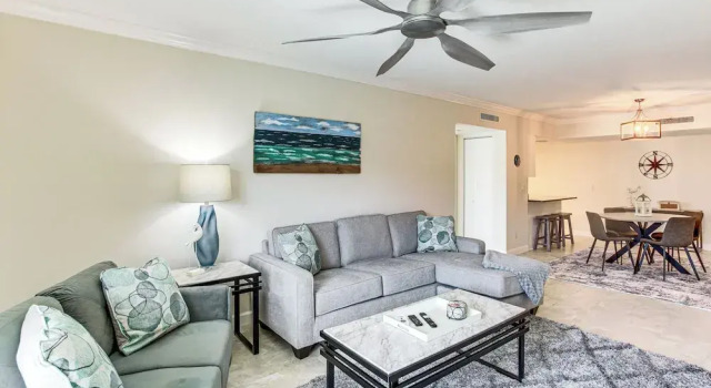 8 Mi to Beach: Modern Condo in Fort Myers!