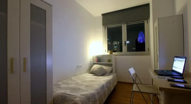 1337 R1 Single Room in a Profesionals Flat Shared, Забронировать Апартаменты/квартира Апартаменты провинции Барселоны, Апартаменты/квартира
