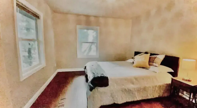 Charming Stay in Marvelous Seattle, Забронировать Дом для отпуска Сиэтл штат Вашингтон, рядом с Юридическая библиотека имени Мариан Гулд Галлахер