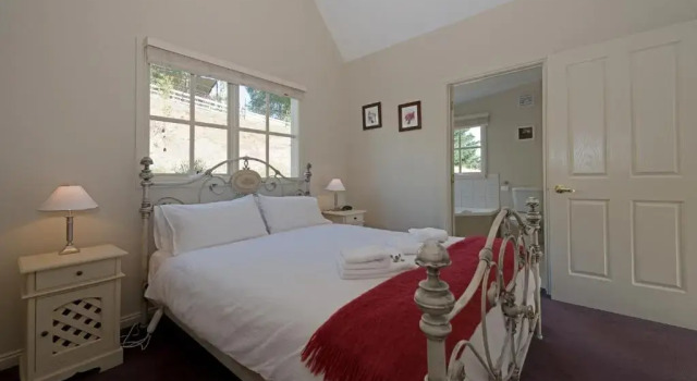 Коттедж CRABTREE RIVERFRONT COTTAGES 2 cottages EMILY & ELIZA COTTAGES Beautiful riverfront peaceful location RELAX & ENJOY
