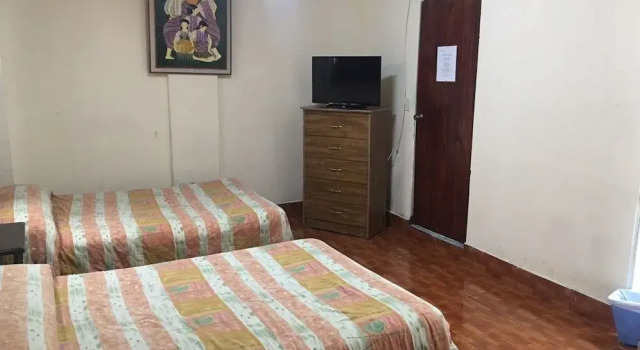 Hotel Posada de los Proceres, Забронировать Отель Зона 10 , рядом с Торговый центр Plaza Fontabella