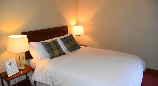 Brooklynn Guest House, Забронировать Отель Отели Грантаун-он-Спей с парковкой, рядом с Музей Грантауна, Парковка