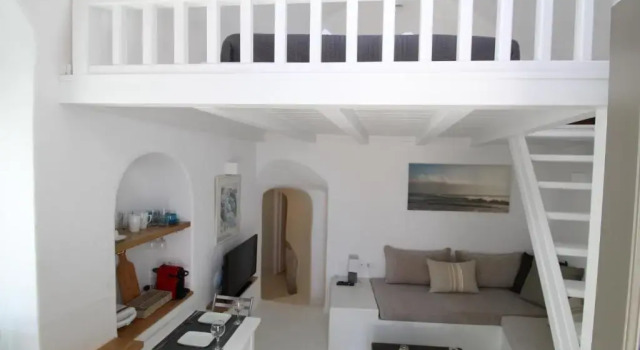 Astrea Suites Notus Dome House
