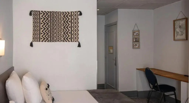 Трёхместный номер Standard Hotel de Normandie