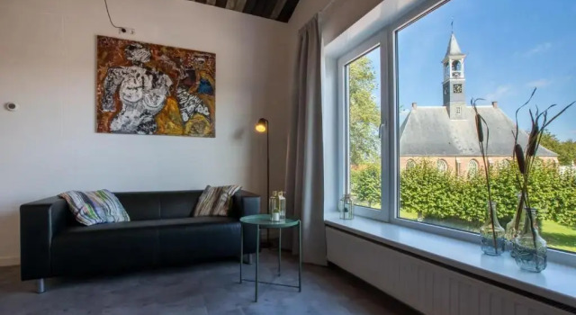 Groepsappartement- Dorpsplein 6 Koudekerke Pleinzicht