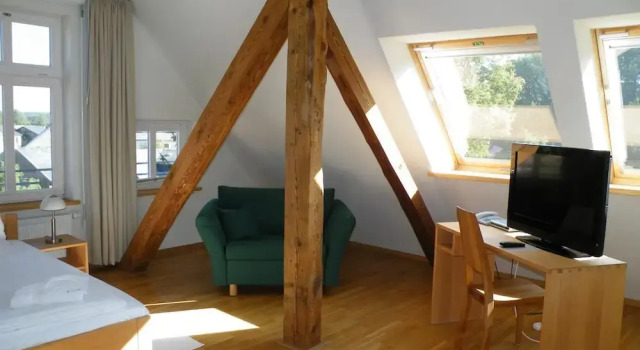 BioHotel Burg Lenzen, Buchen Sie Hotel Lenzen 