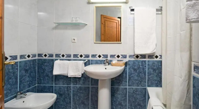 Трёхместный номер Standard Hostal Marí