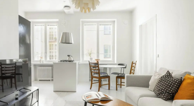 Апартаменты Airy and Bright one-Bedroom apt