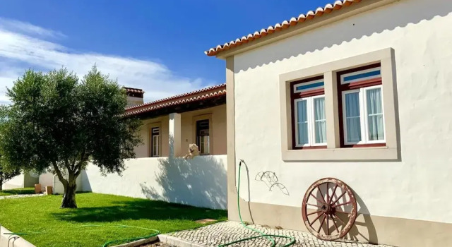 Villa With 3 Bedrooms in Casais de Sao Bras, With Wonderful Mountain View, Shared Pool, Enclosed Garden, Book Villa Villaer i Ribatejo, Villa