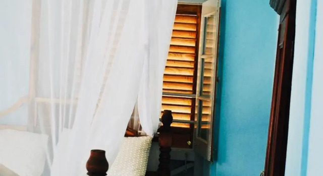 Balcony House