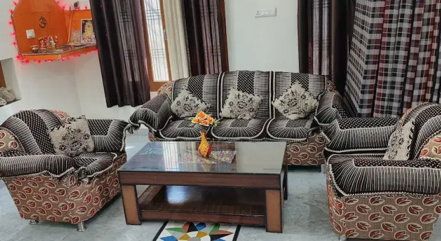 Номер Standard с балконом и с видом на город Hariom Home Stay By GRB