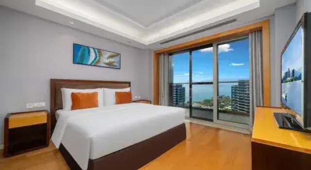 Люкс с 2 комнатами с балконом и с видом на озеро Lvcheng Lanwan Holiday Hotel