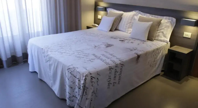 Трёхместный номер Standard с балконом Hotel Crystal