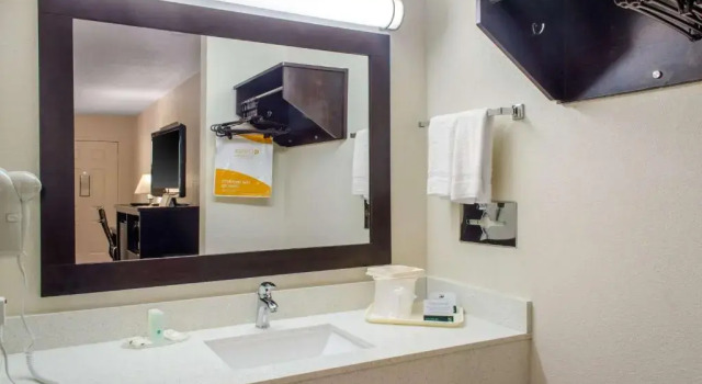 Standard Zimmer Quality Inn