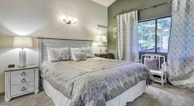 Коттедж Tranquil Guerneville Home w/ Redwood Views