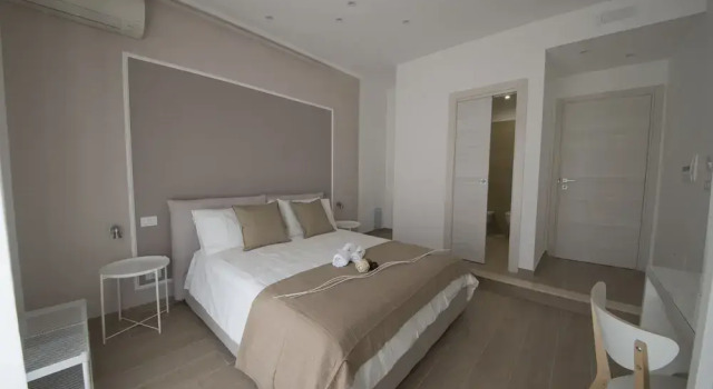 Двухместный номер Superior с балконом и с частичным видом на море Chérie B&B - Salerno