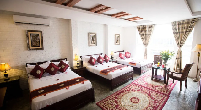 Трёхместный номер Standard Louis Hotel