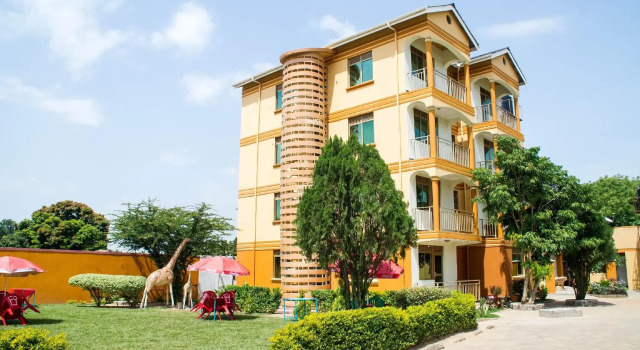 Tropical Suites Hotel