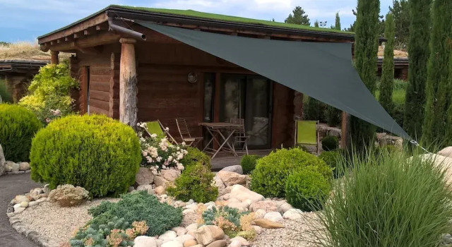 Шале с видом на сад Les Chalets de Maramour