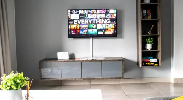 “Pop Inn” modern apartment in heart of Bryanston