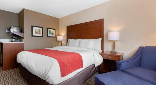 Comfort Inn & Suites
